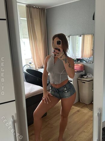 Full leaked Tskimmyxo private onlyfans photo
