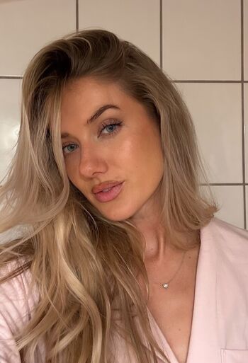 Full leaked Alica schmidt private onlyfans photo