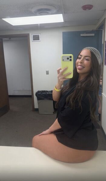 Full leaked Amberlyray private onlyfans photo