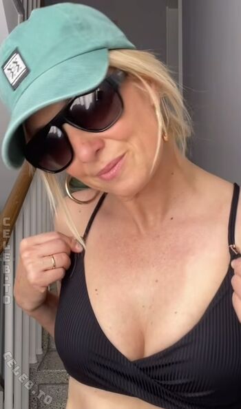 Full leaked Angela finger erben private onlyfans photo