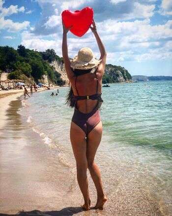 Full leaked Cezara munteanu private onlyfans photo