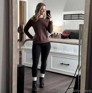 Full leaked Ellievip page private onlyfans photo