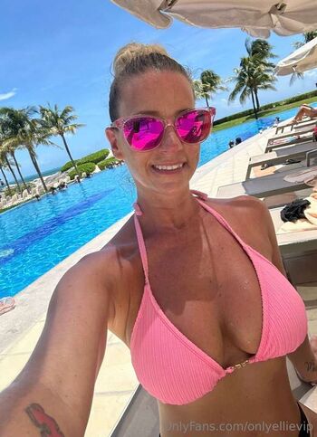 Full leaked Ellievip private onlyfans photo