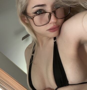 Full leaked Hailsbee page private onlyfans photo