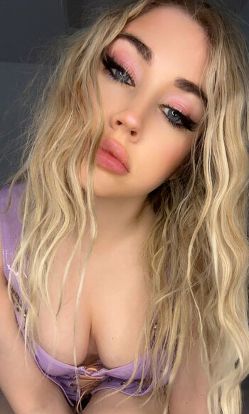 Full leaked Hailsbee page private onlyfans photo