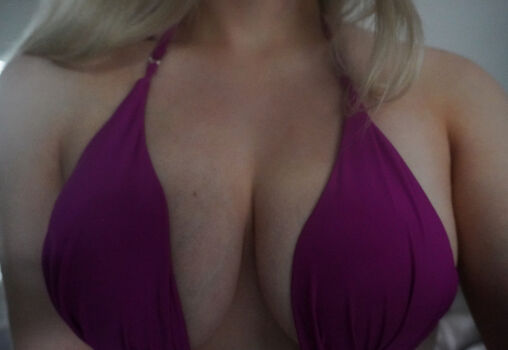 Full leaked Hailsbee page private onlyfans photo