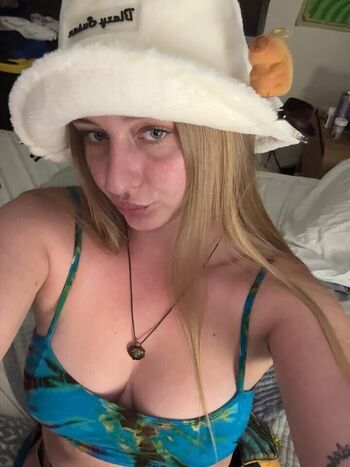 Full leaked Izzybizzybelle private onlyfans photo