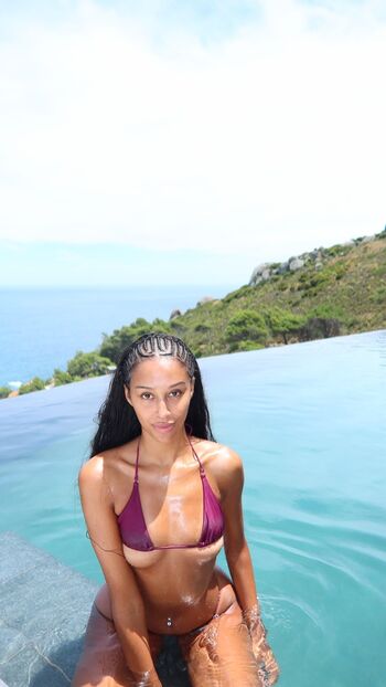 Kiwi Stunner Tasmyn Rose