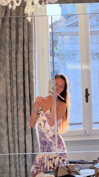 Full leaked Lily chee page private onlyfans photo