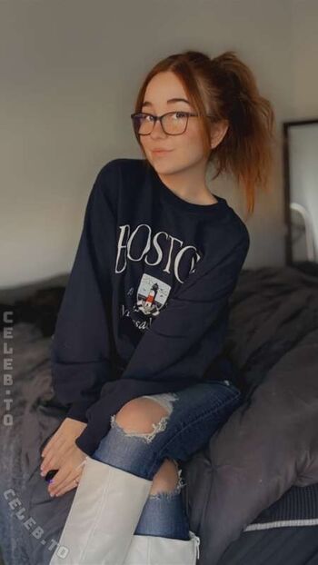 Full leaked Lyssaurora private onlyfans photo