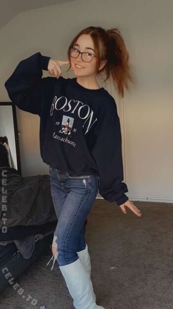 Full leaked Lyssaurora private onlyfans photo