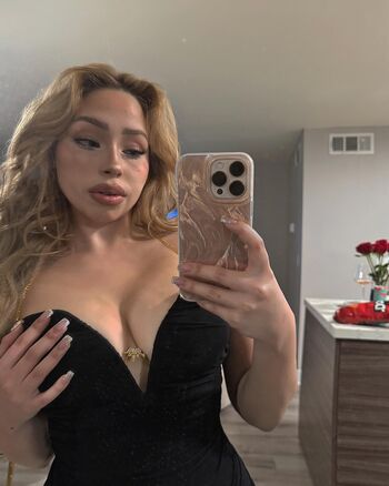 Full leaked Nicolledezaa private onlyfans photo