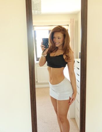 Full leaked Phoebeisginger private onlyfans photo