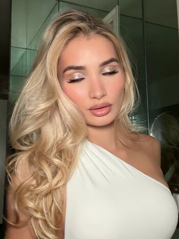 Full leaked Pia mia perez private onlyfans photo