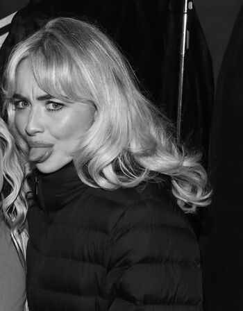 Full leaked Sabrina carpenter page private onlyfans photo