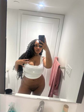 Full leaked Fitmodelmum private onlyfans photo