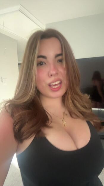 Full leaked Anne ale/ private onlyfans photo
