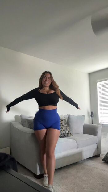 Full leaked Itsleviosa / private onlyfans photo