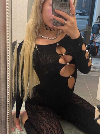 Full leaked Sophioosh page private onlyfans photo