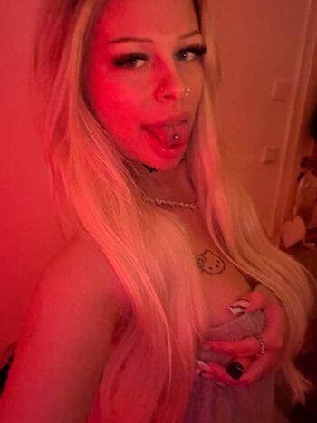 Full leaked Sophioosh page private onlyfans photo