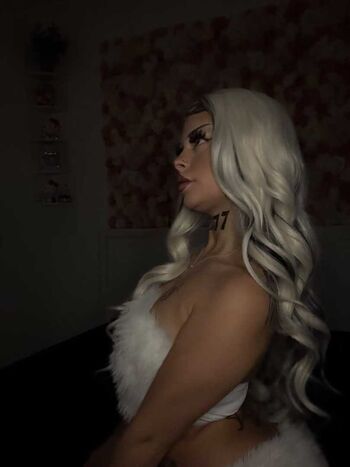 Full leaked Sophioosh private onlyfans photo