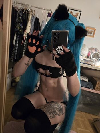 Full leaked Weeniestwee private onlyfans photo