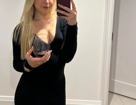 Full leaked Lithuanian girls/ private onlyfans photo