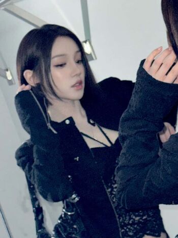 Full leaked Yuqi private onlyfans photo