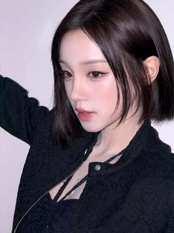 Full leaked Yuqi private onlyfans photo